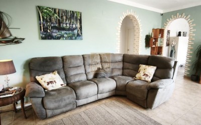 Chalet con apartamento de invitados, piscina y amplias zonas exteriores en Santa Clara, Altea